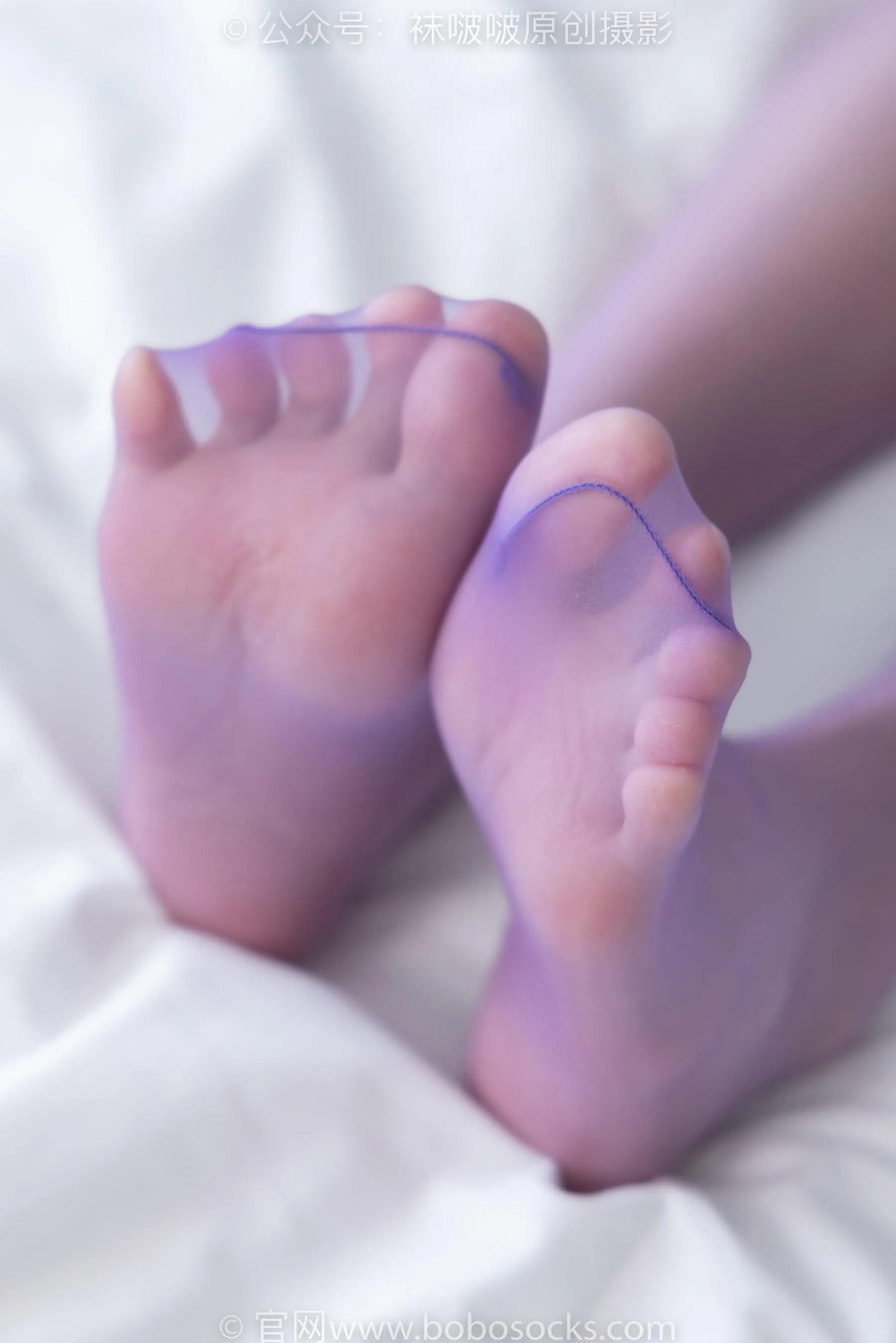 [BoBoSocks袜啵啵]NO.205 小甜豆-白色高跟鞋、紫色油亮丝袜 [87P]插图1